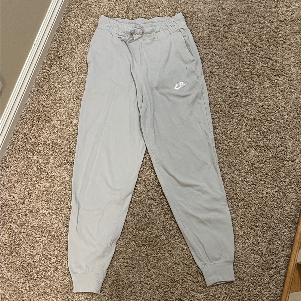 Nike Light Gray Sweatpants
Brand new condition.